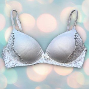 Victoria’s Secret Body by Victoria Women’s White Sexy Lace Wireless Bra Size 34C